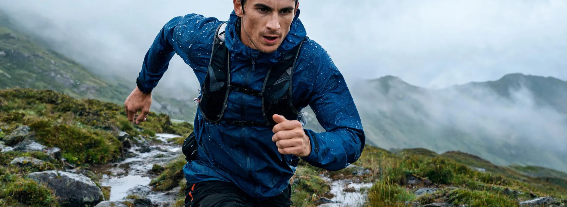Breathable performance fabric in fast mountain movement